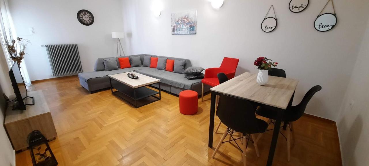 Cosy Apartment In The Heart Of The City Calamata Exterior foto